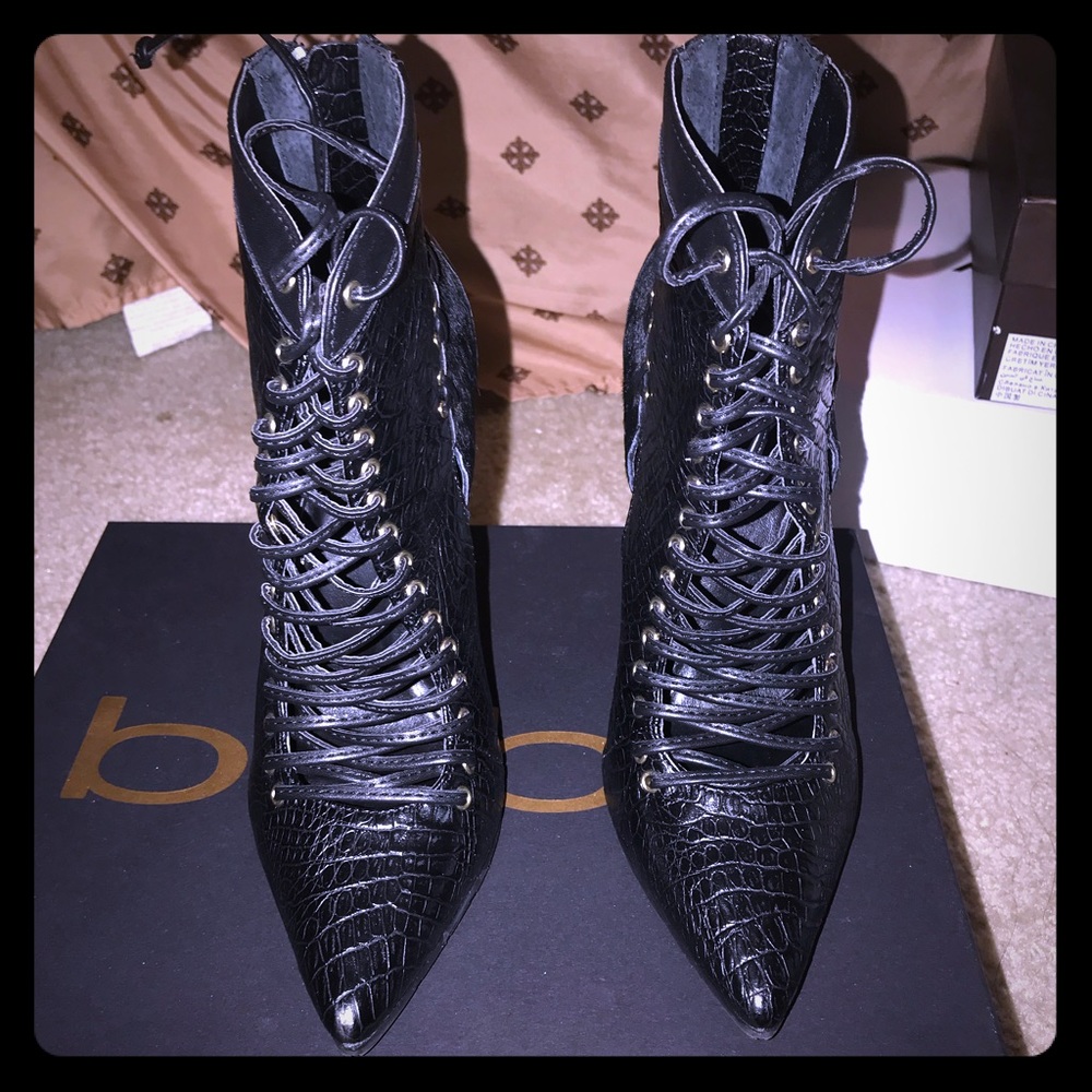 $179 Bebe Lace Up booties size 7